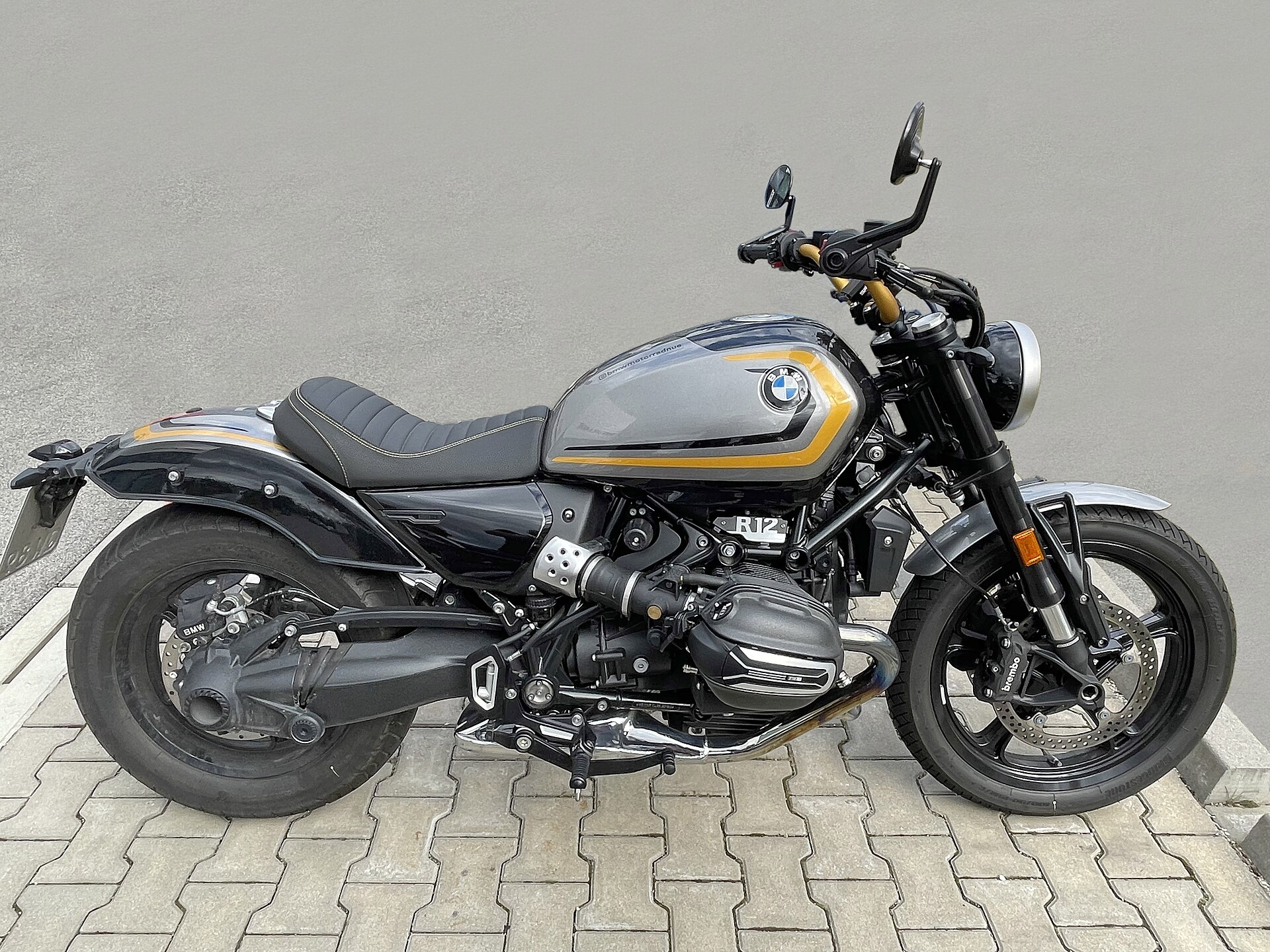 BMW R 12